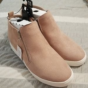 Womens sneakers